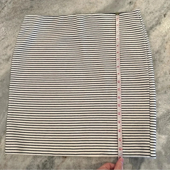 Ann Taylor LOFT Petite Pencil Skirt Black & White Stripped Size LP - Picture 5 of 10